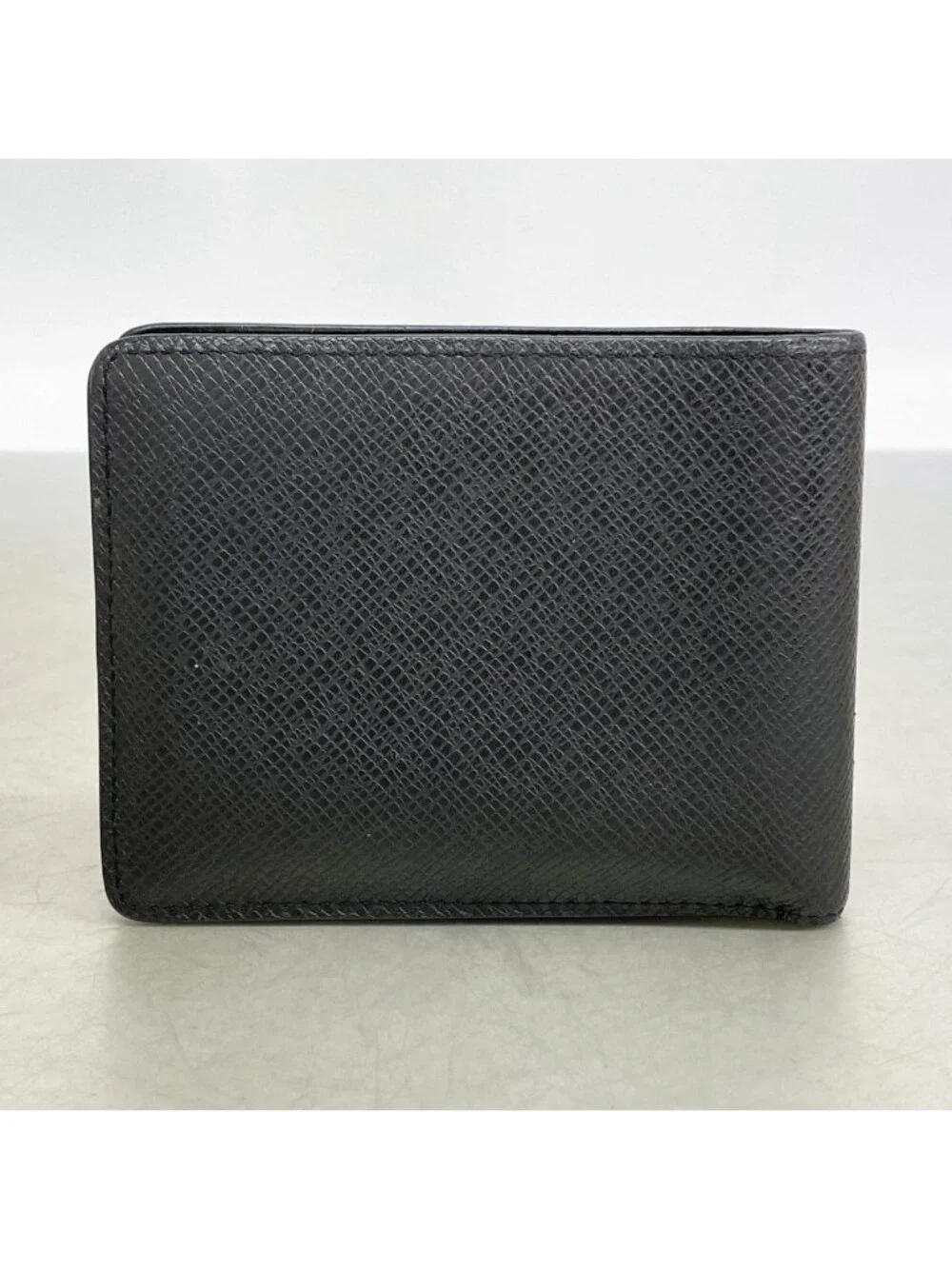 Louis Vuitton Billfold Taiga Portefeuille Calf Noir Wallet